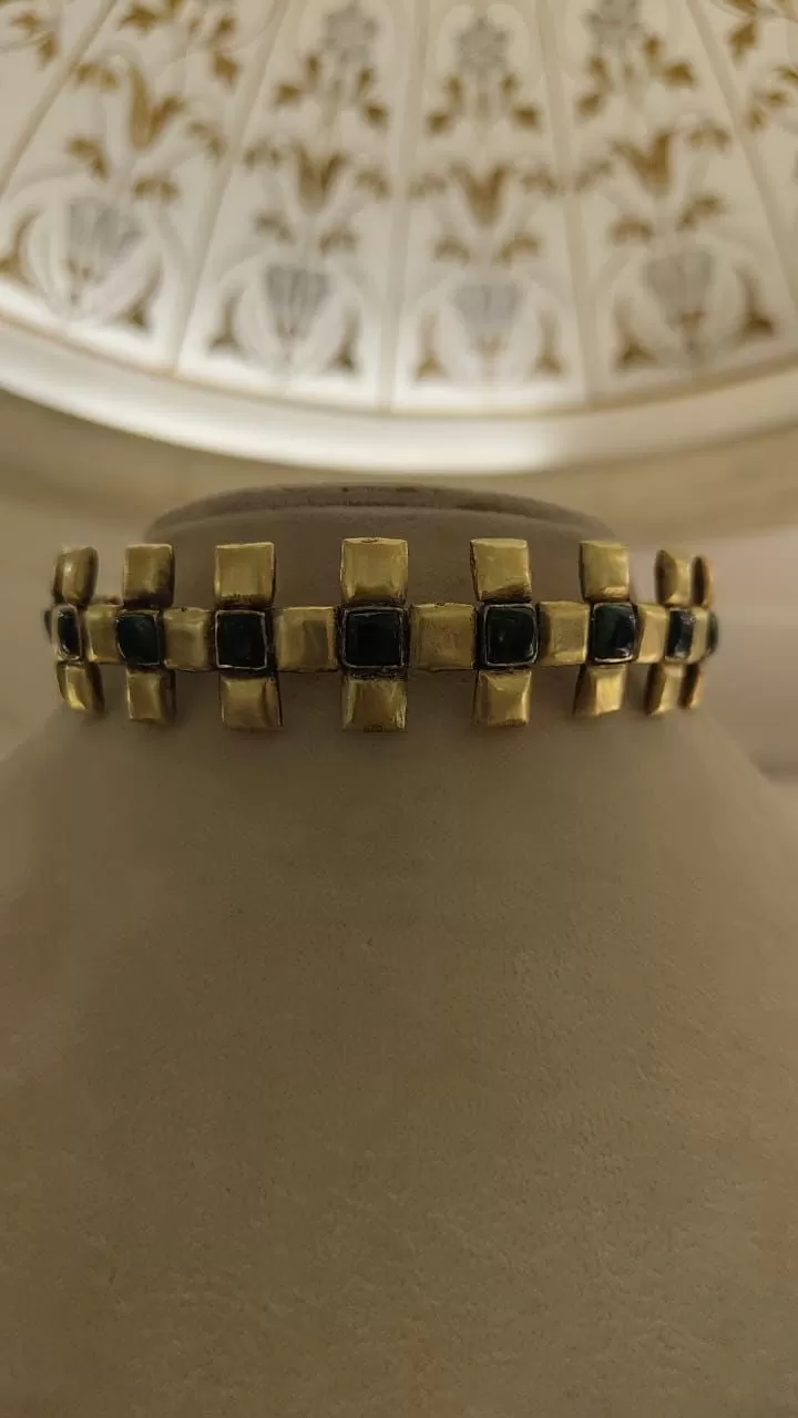 21A142 Black Stone and Gold Plated Contemporary Choker