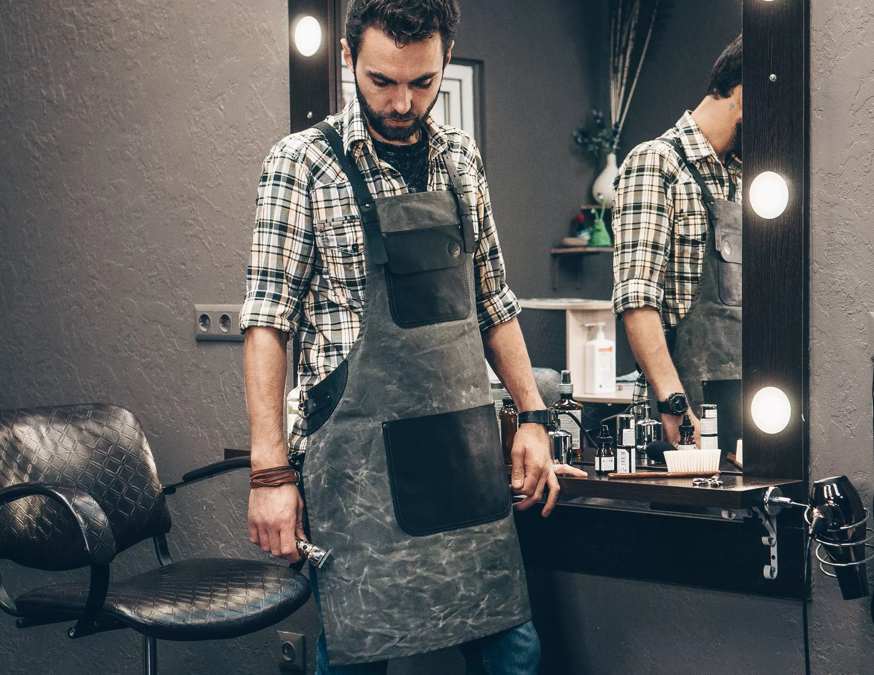 APRON - Waxed Grey Canvas & Black Leather | Handmade