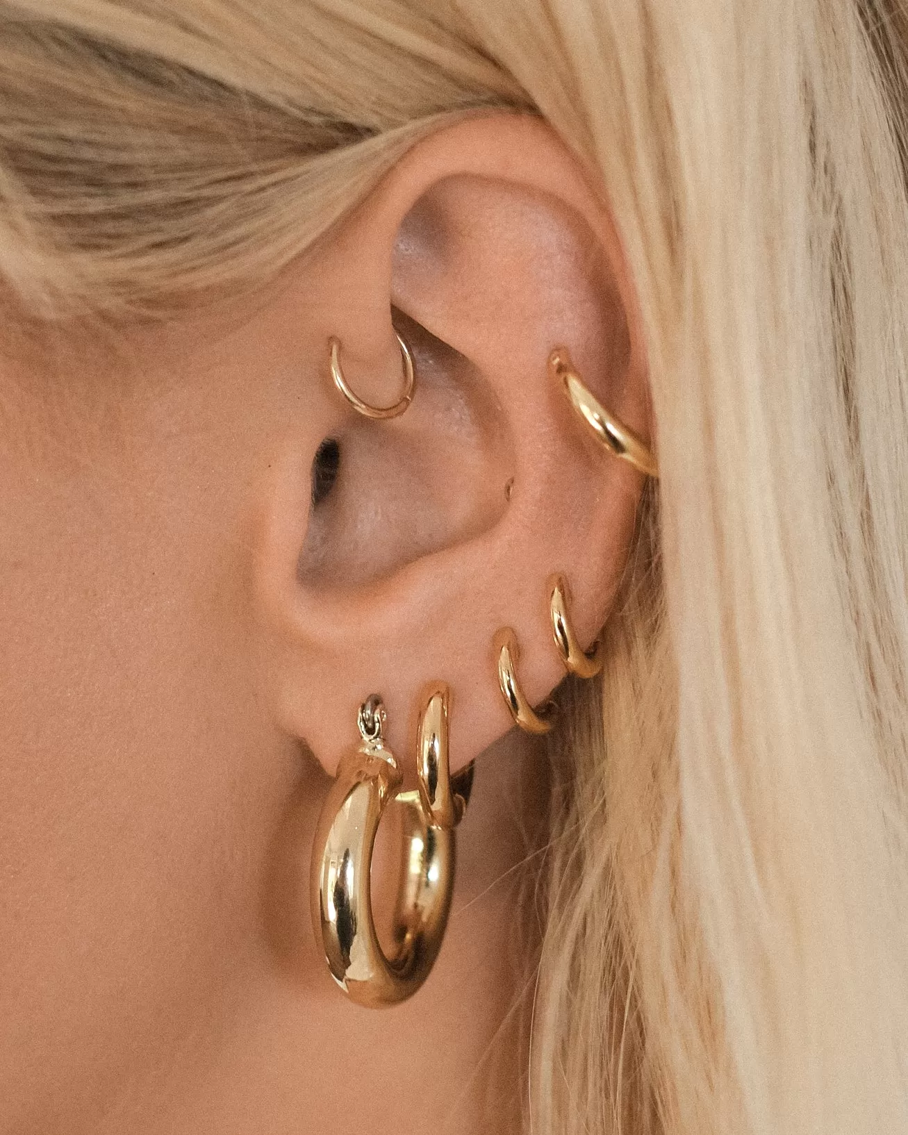 Baby Amalfi Tube Hoops- Gold